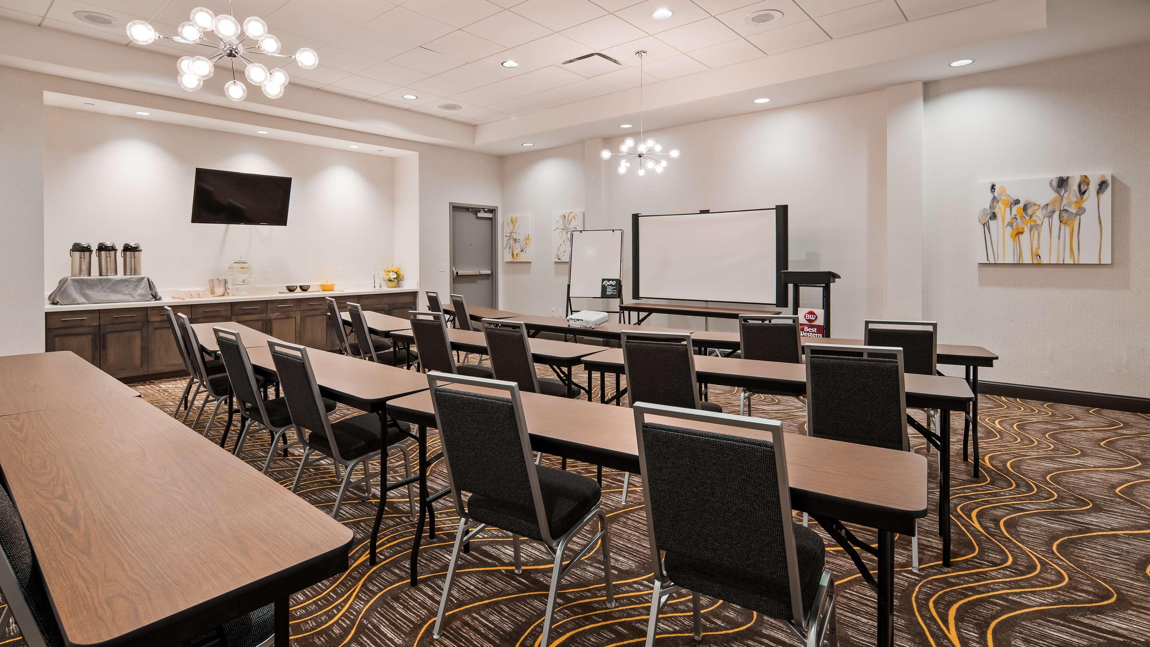 Best Western Plus Gallup Inn & Suites Экстерьер фото
